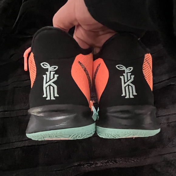 NIKE - Kyrie 7 - Picture 9 of 12